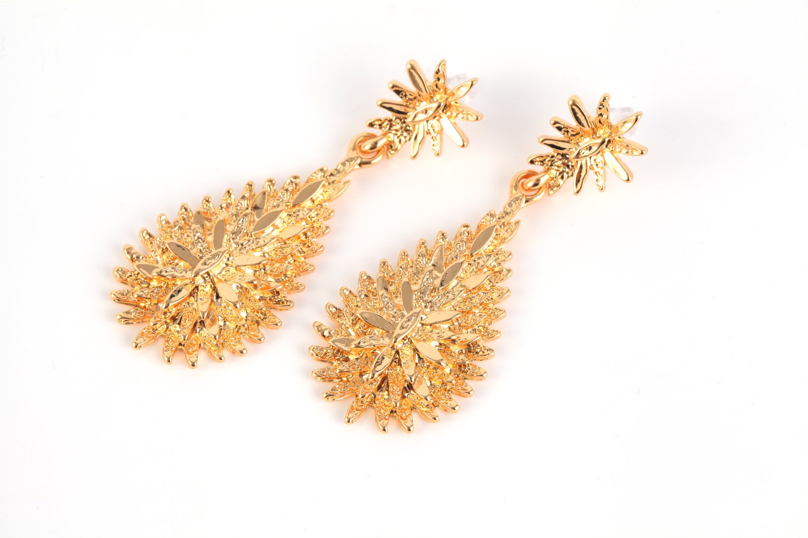 Teardrop Design Gold Tone Flower Dangle Drop Earrings Small niche design earrings without collision