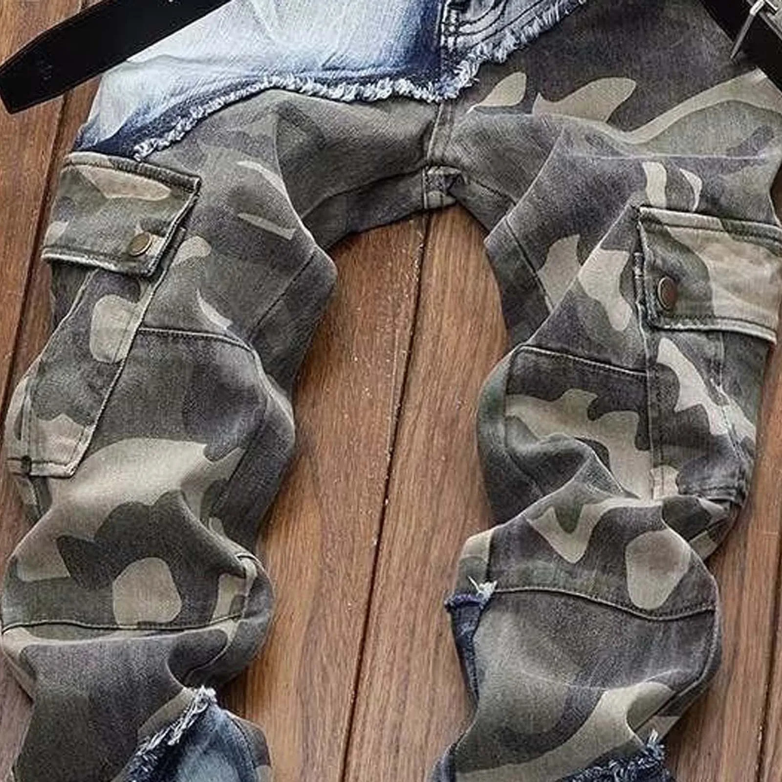 Mens Jeans Vintage Distressed Camouflage Ripped PatchworkJeans Slim Skinny Jeans Casual Denim Pants Men 250506