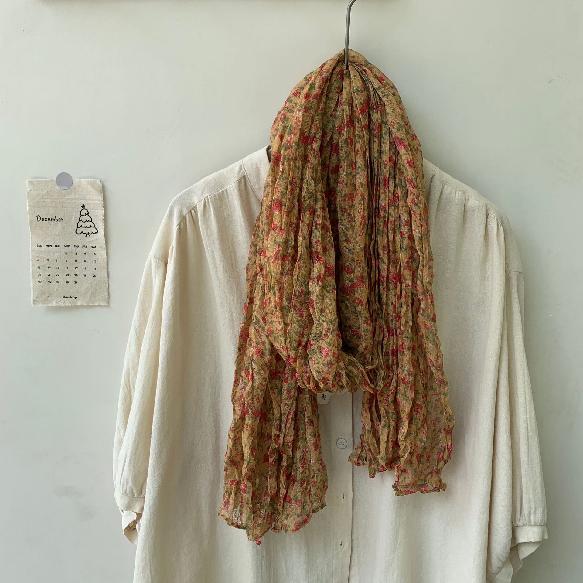 K647 2024 Spring and Autumn New Wrinkled Small Floral Scarf Retro Forest Pastoral Scarf Shawl