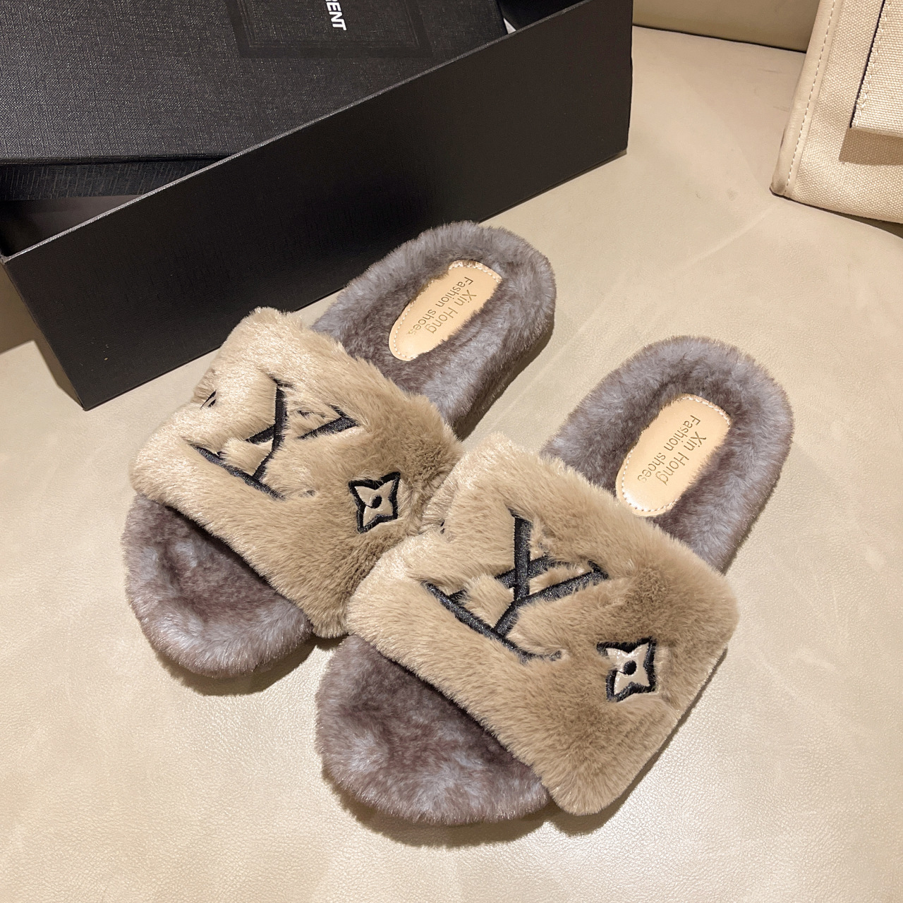 Free shipping designer Women 2025 Fairy Style Letter Embroidery One-character Fluffy Slippers, Small Chanel-style Outdoor Casual Plush slippers