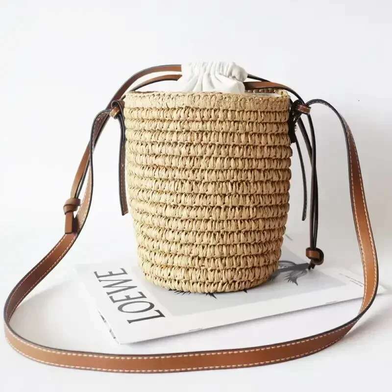 New Crochet Oblique Span One Shoulder Women's Simple And Cute Drawstring Cylinder Mobile Phone Women Bag