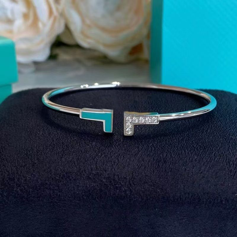 Bracelet designer bracelet Luxury bracelets with Diamonds Design Temperament Hundreds Styles bracelet Christmas Gift jewelry bracelets many styles very nice