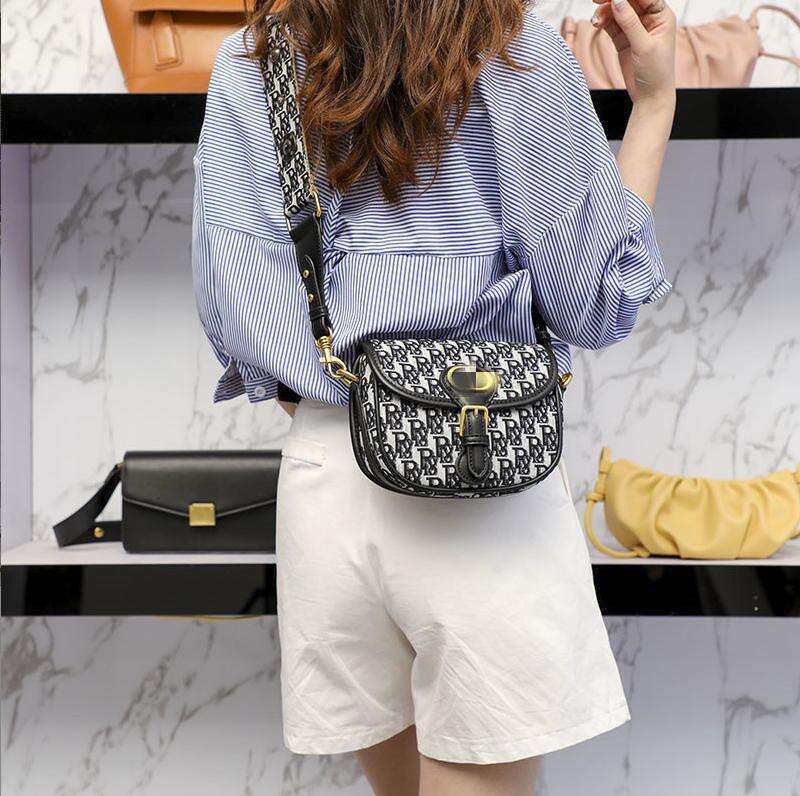Montaigne women's bag 2025 new embroidered semi-circular saddle bag, broadband single shoulder crossbody handbag