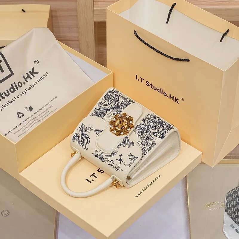 Light brand women's handbag 2025 new embroidered shoulder fashion designer high-end texture crossbody bag