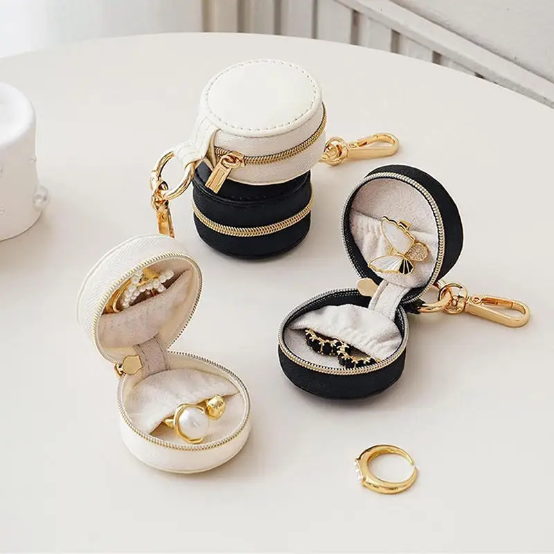 Mini Portable Jewelry Storage Bag Travel Organizer Round Leather Storage Case With Keychain Earrings Ring Jewelry Box Display 250506