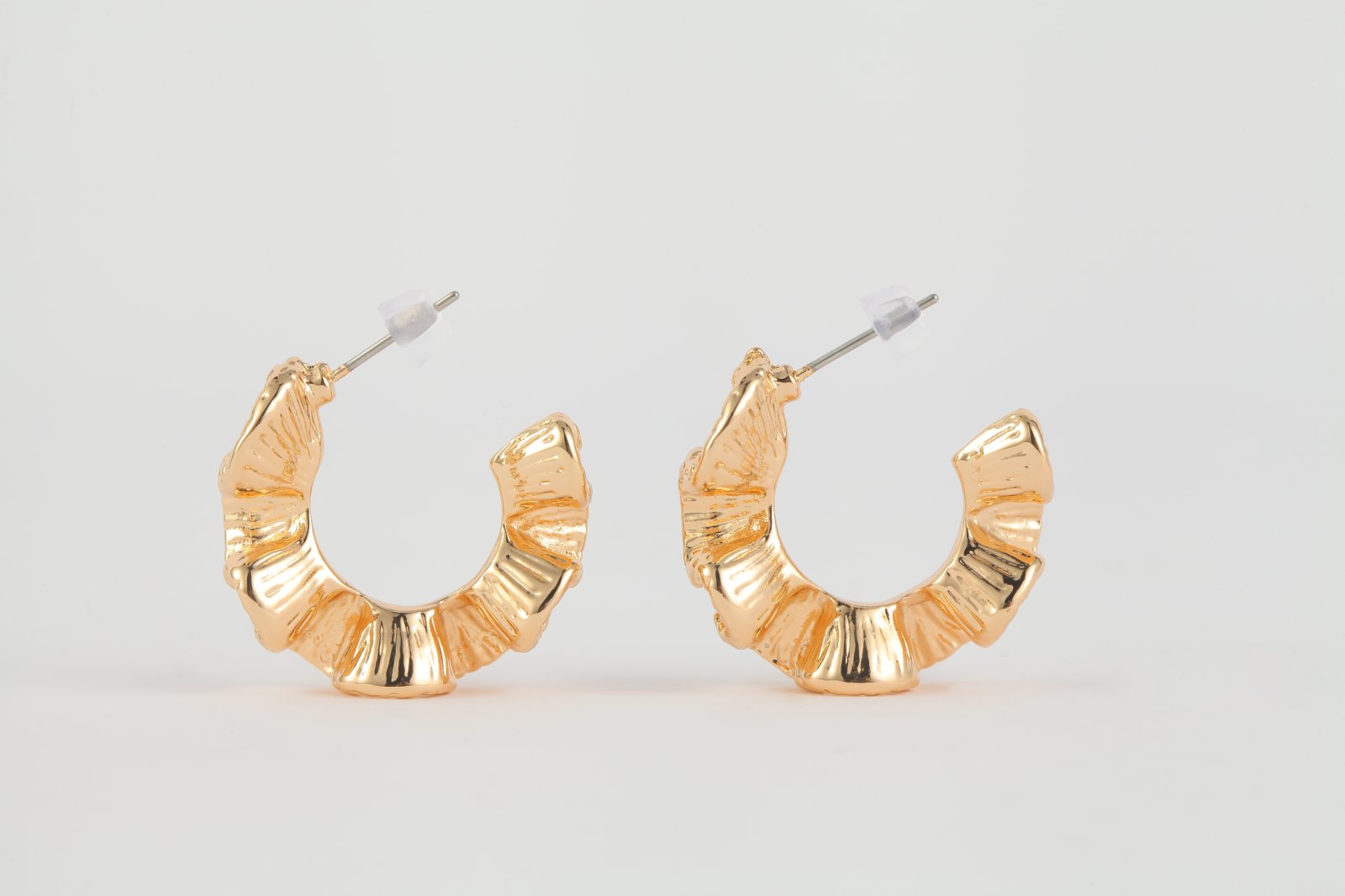 Gold-Tone Ruffle Pattern Textured Wave Design Hoop Earrings Artistic earrings are unique and eye-catching