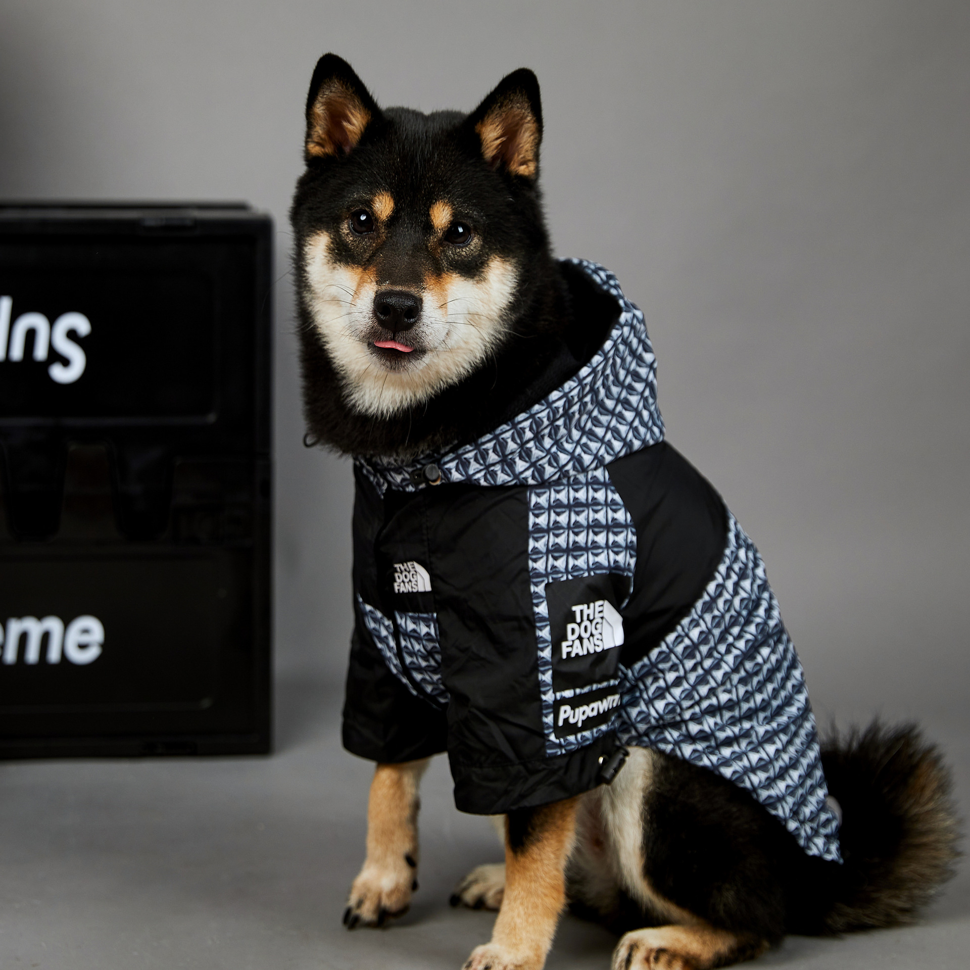 Dog Clothes Coat Waterproof Dog Warm Autumn Winter Jacket Windproof Puppy Coats with Adjustable Hood, Leash Hole, Pet Outdoor Clothes for Small Medium