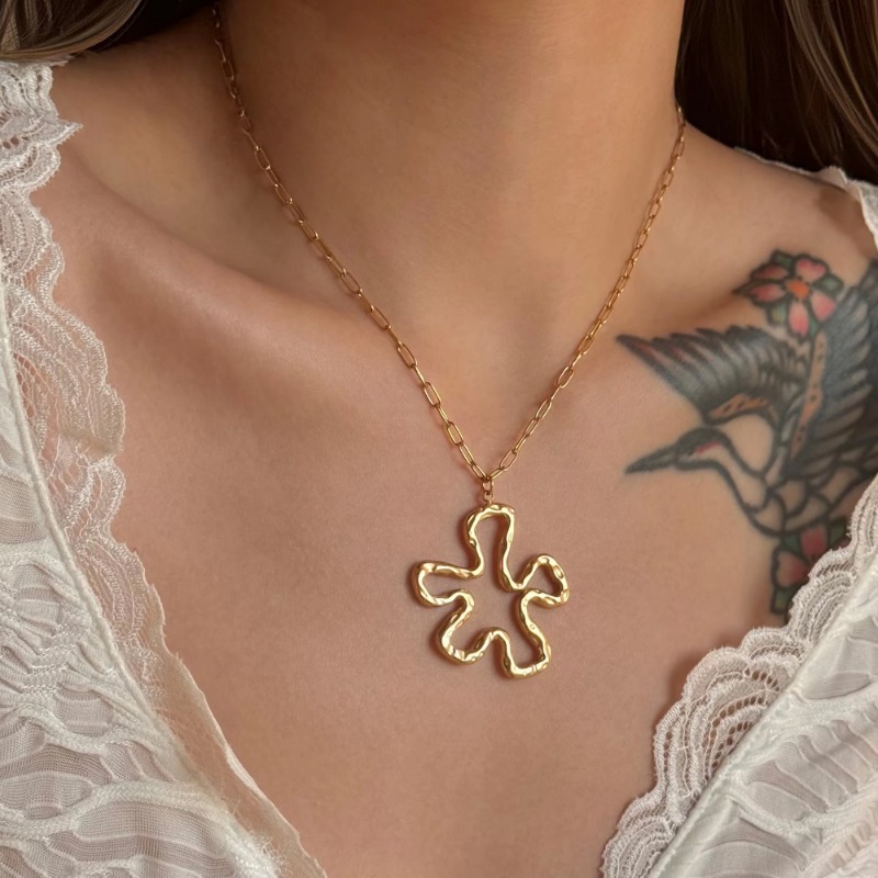 Jewellery High Quality 18K Gold Plated Stainless Steel Hollow Large Pendant Boho Line Flower Paper Clip Necklace Tarnish Free Textured Gift for All Oc