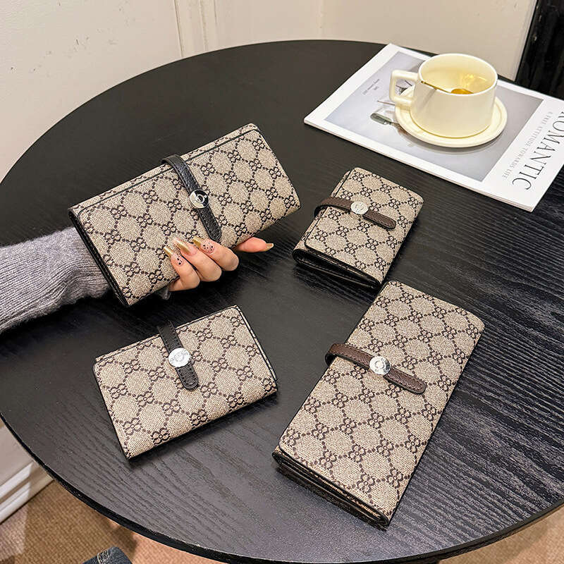 Ladies' long wallet with multiple card slots, large capacity short wallet, 30% off trendy and fashionable handbag