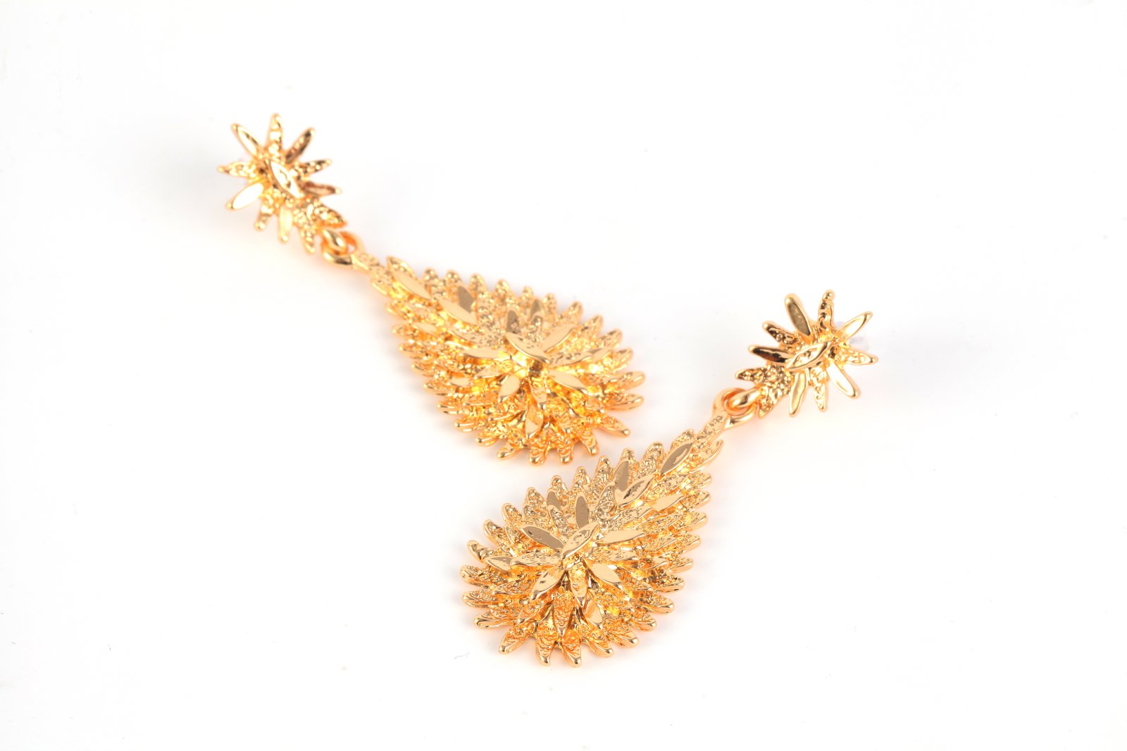 Teardrop Design Gold Tone Flower Dangle Drop Earrings Small niche design earrings without collision