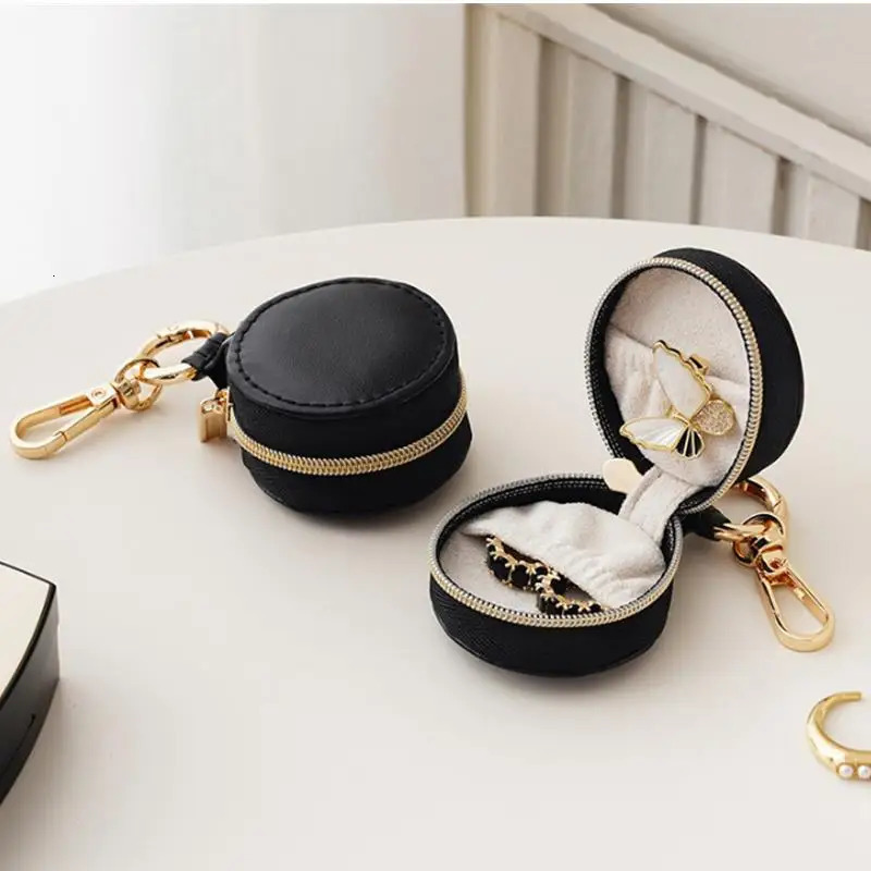Mini Portable Jewelry Storage Bag Travel Organizer Round Leather Storage Case With Keychain Earrings Ring Jewelry Box Display 250506