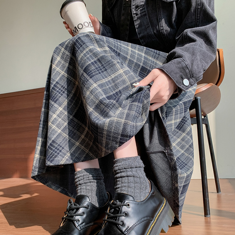 S4230 Large size slightly fat plus velvet thickened plaid skirt for women winter temperament slim