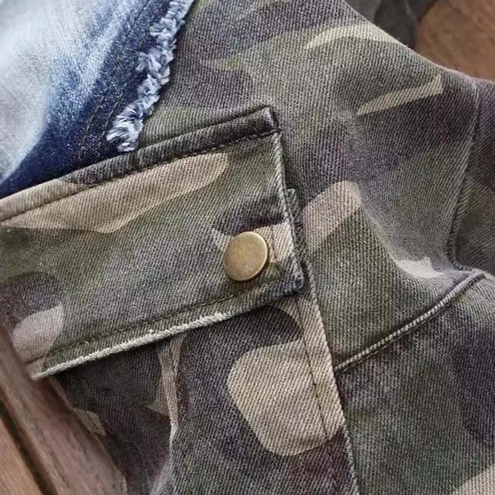 Mens Jeans Vintage Distressed Camouflage Ripped PatchworkJeans Slim Skinny Jeans Casual Denim Pants Men 250506