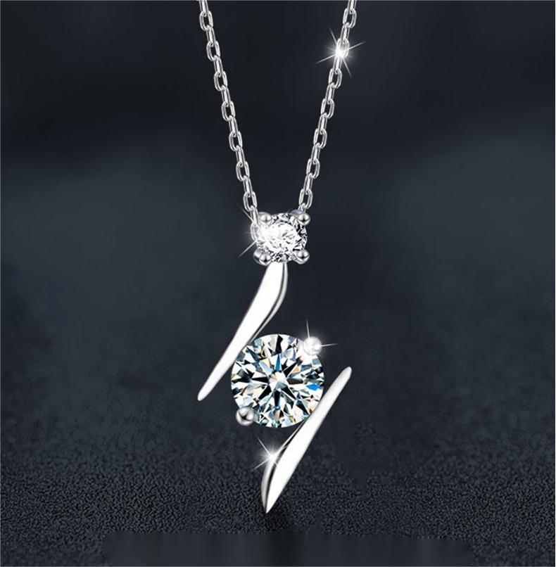 S925 Sterling Silver Moissanite Lightning Pendant Necklace for Women, Minimalist Clavicle Chain, Elegant Sparkle Jewelry Gift