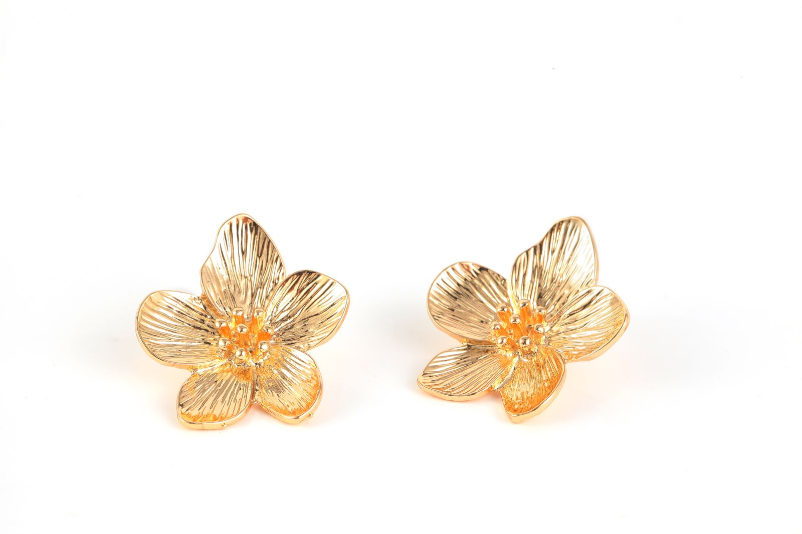 5 Petal Gold Plated Flower Stud Earrings Delicate Textured Floral Design, Hypoallergenic Jewelry for Women Full of high-end feeling