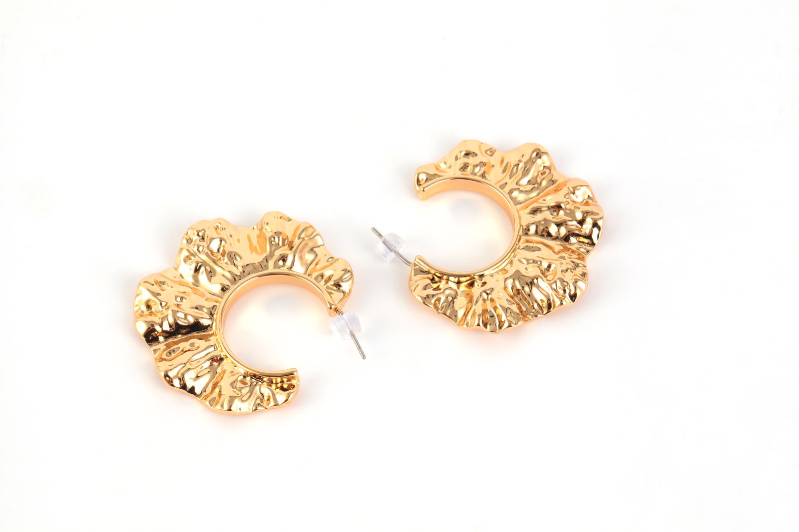 Crinkled Metal Design Textured Gold-Tone Ruffled Hoop Earrings a wide variety of styles Elegant Gold Earrings Simple yet Exquisite