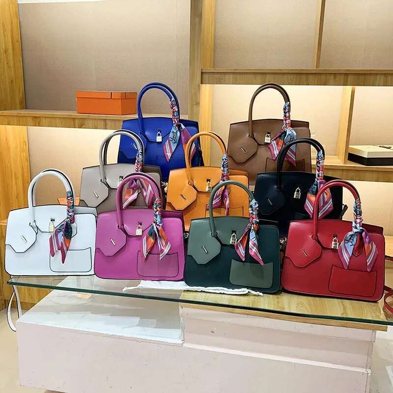 The 2025 Popular Vegetarian Kelly Three-in-one Convertible Tote and Crossbody Bag, A Unique Work To Party Bag