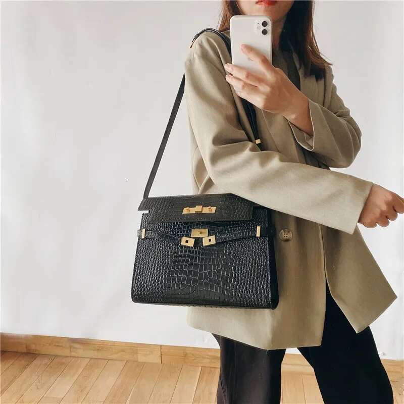 Brand Designer Handbags Top Quality Genuine Leather Women Commuter Bags Fashion Black Brown Shoulder Crossbody Bag Female