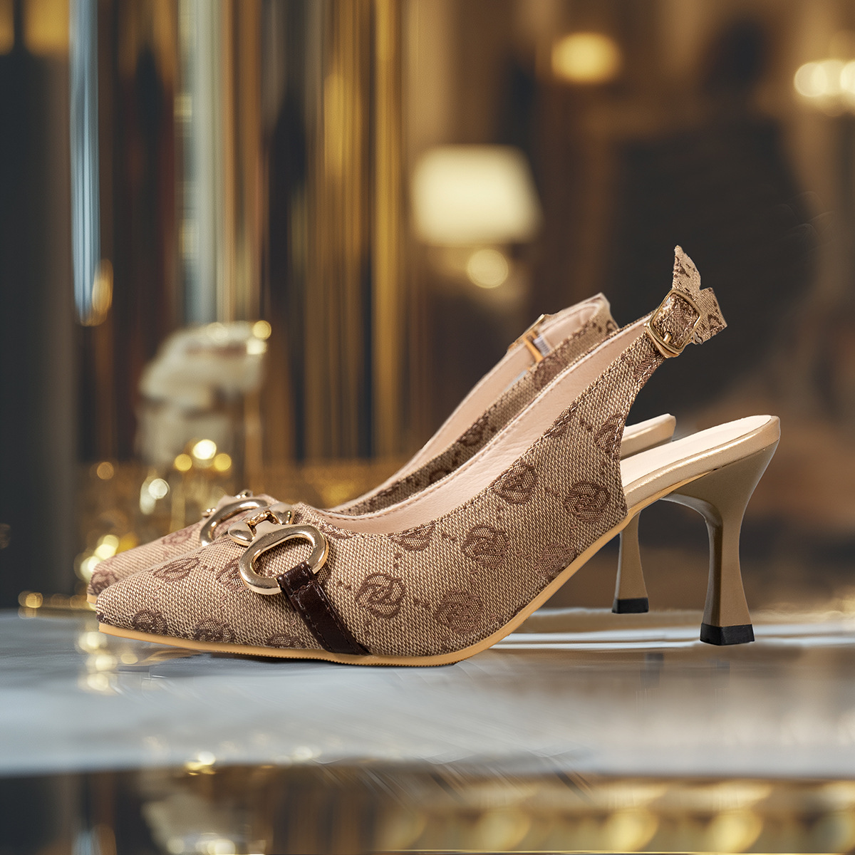 Free shipping designer Women's Summer 2025 French pattern high-heeled sandals with a sense of high-end elegance and metal buckle casual high heel