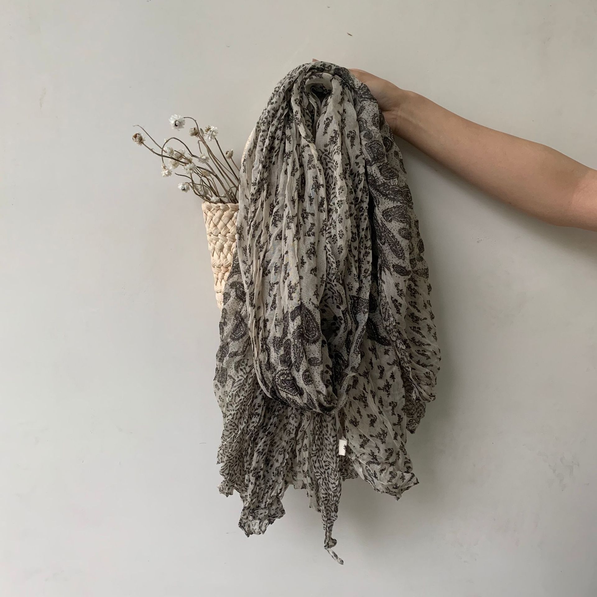 K646 Printed scarf 2025 Spring and Autumn New Style, Literary Retro Soft and Not Tired, Comfortable and Versatile Scarf for Women
