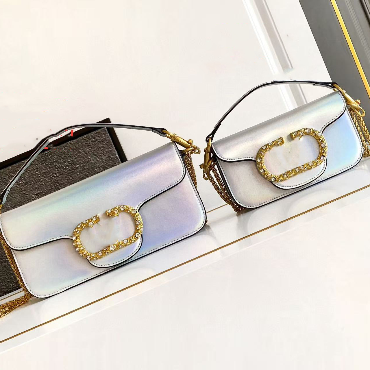 Chain Dinner Bag Loco Luxury Designer Bag Flip Evening Bags Imitation Crystal Decorative Purse V Handbag with Detachable Sliding Chain Underarm Bags Party Bag