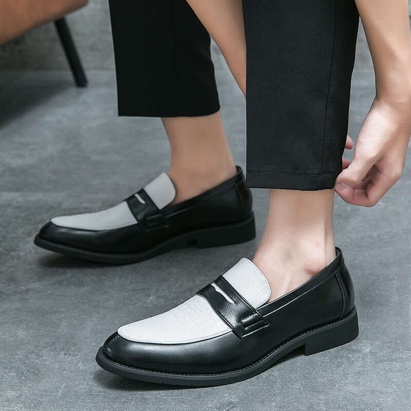 Business formal suit, footwell, loafers, fashionable contrasting color, open mouth laughing leather shoes, men's plus size lazy shoes