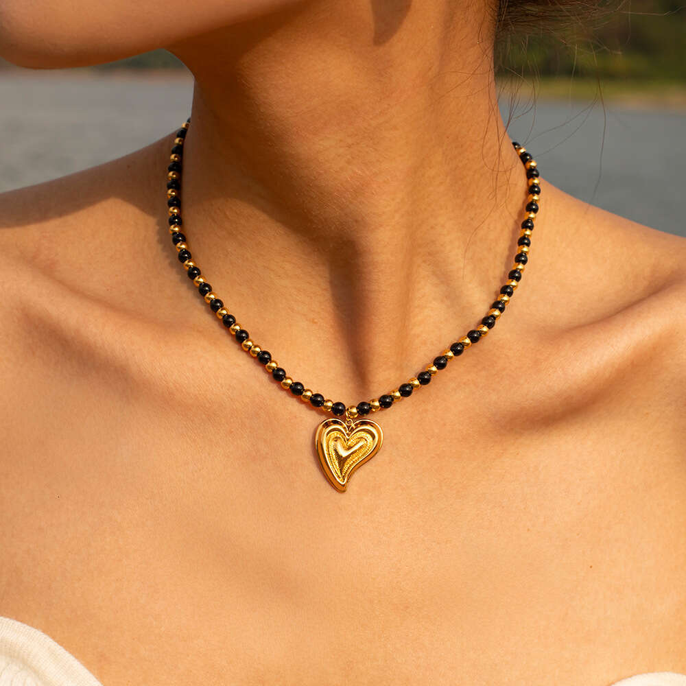 WX Designer's New Gold Stainless Steel Half Three Dimensional Love Pendant Black Agate Beaded Necklace
