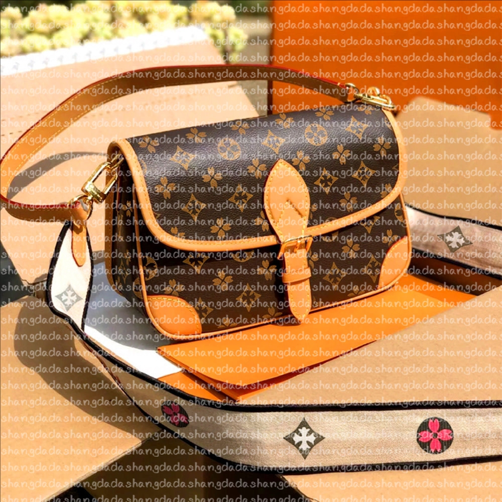 Top quality designer bag Diane Baguette Women Cross body Canvas Strap Shoulder Bags hobos bags Wallets card holder totes leather clutch purse women tote bag hangbags