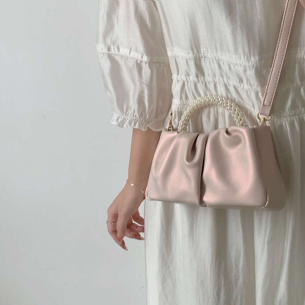 Dinner Bag Spring Summer New Fashion Versatile Texture Fold Cloud Pearl Glow Sweet Pink Handbag Banquet Bag KQ