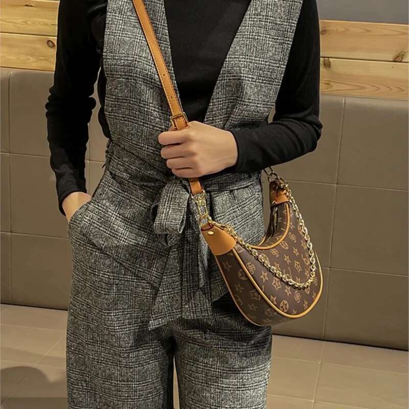 Light brand women's handbag designer genuine leather fashionable underarm bag 2024 new high-end single shoulder crossbody
