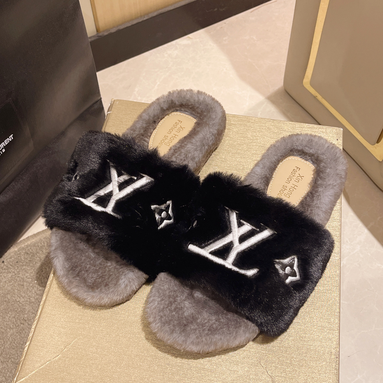 Free shipping designer Women 2025 Fairy Style Letter Embroidery One-character Fluffy Slippers, Small Chanel-style Outdoor Casual Plush slippers