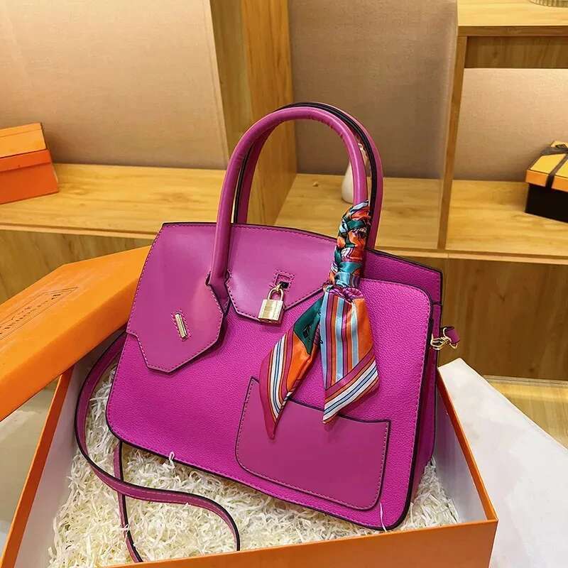The 2025 Popular Vegetarian Kelly Three-in-one Convertible Tote and Crossbody Bag, A Unique Work To Party Bag