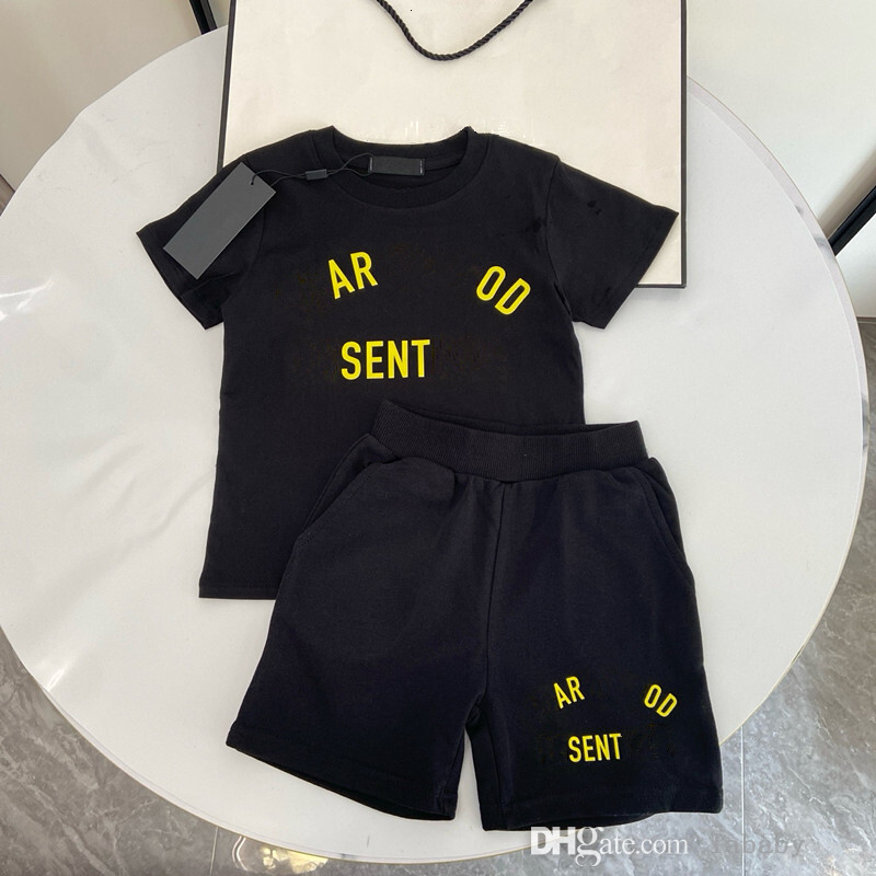 Kids Tracksuit Designer Clothes Baby Boys Sporty Sweatsuit 2025 Summer Two Piece Set Fashion Chest Letter Printed Short Sleeve Top T-shirt+Shorts Casual Track Suit