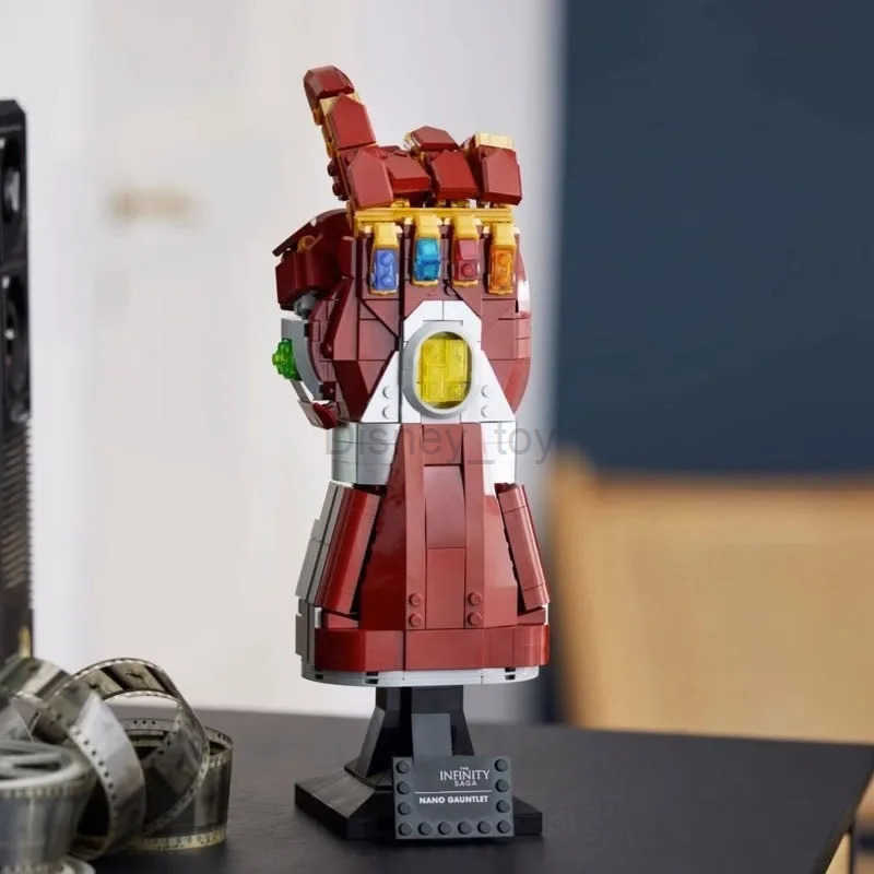 Disney toys 675+PCS+ Marvel Blocks Bricks Nano Gauntlet Infinity Gauntlet Building Gloves Plastic Iron Man DIY Model Puzzle Toy Y250507