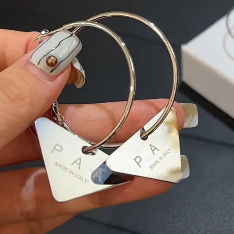 Titanium Steel Triangle Stud Earring Women Fashion Letter Earring for Gift Party