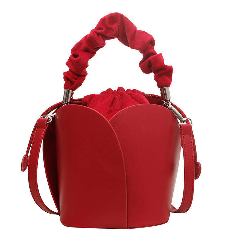 Dinner Bag Dinner Bag Flower Petal Women S New Red Wedding Niche Design Vegetable Basket Bucket Bag Fashionable One Shoulder Crossbody Bag KQ KQ
