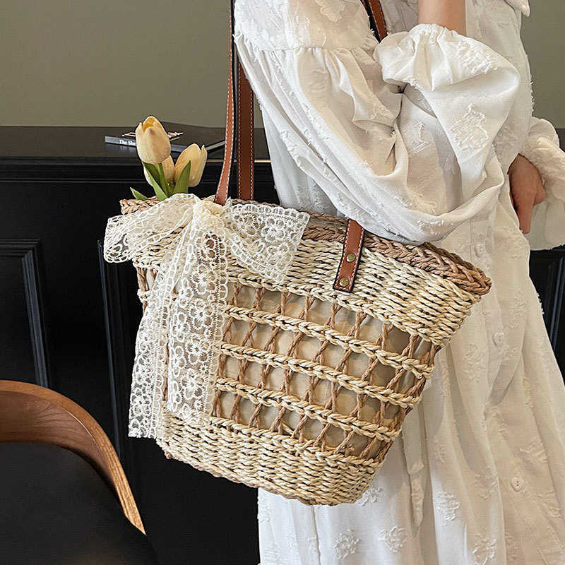 2025 Spring/Summer Forest Sweet Wind Hollow Grass woven Vegetable Basket Bag, Large Capacity Leisure Vacation Style Single Shoulder Women's Bag