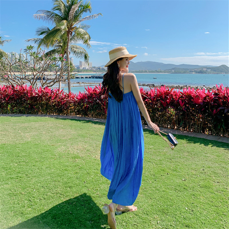 XM215 Summer wrinkled A-line suspender dress 2025 loose plus size women's holiday beach dress