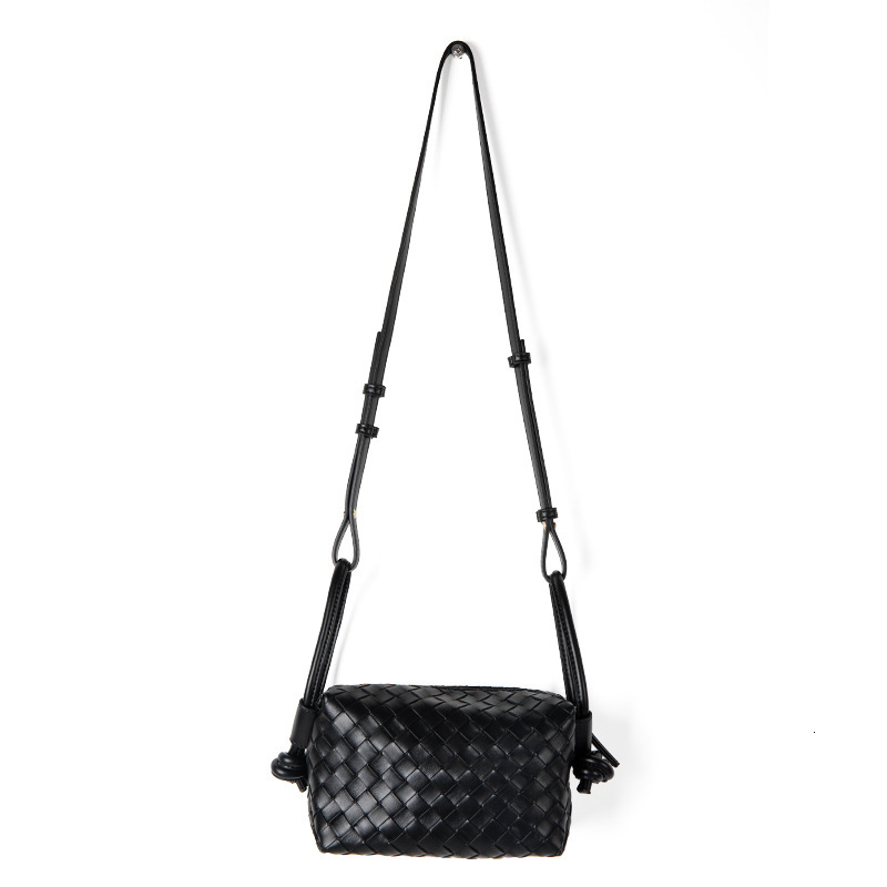 2025 new trend woven hand-held small square Korean version niche design versatile shoulder minimalist crossbody bag for women