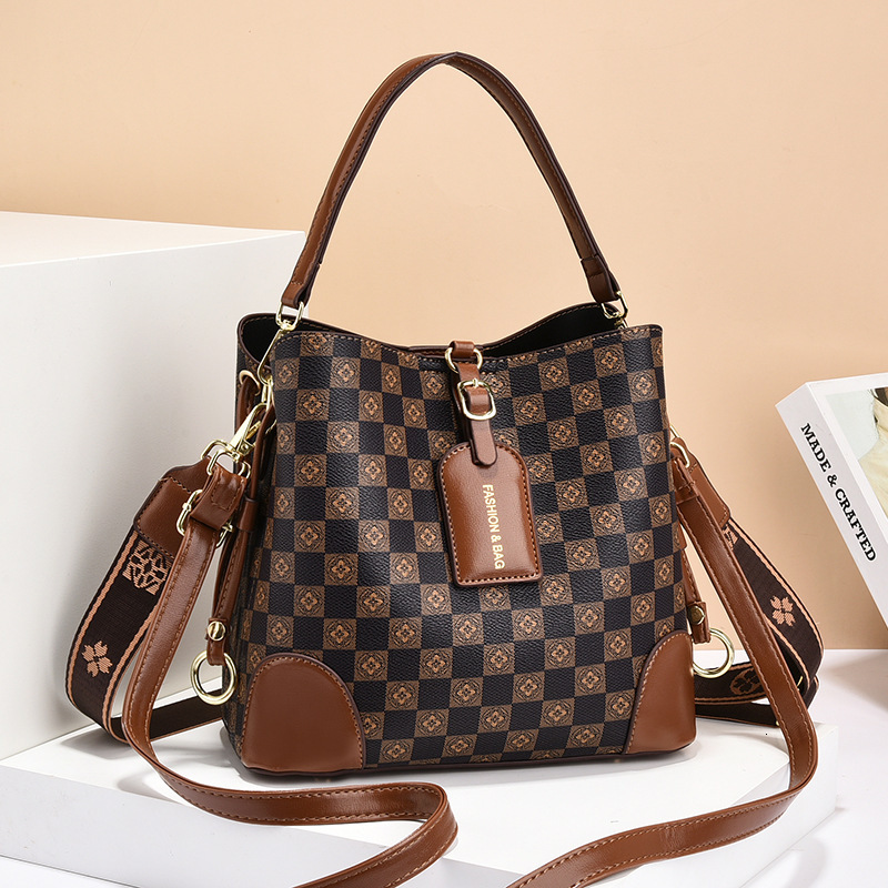 Luxury Brand High Quality New Style Free Delivery Designer Bag Wide Strap Bucket New Light Luxury Bag, Portable Single Shoulder For Women's High-