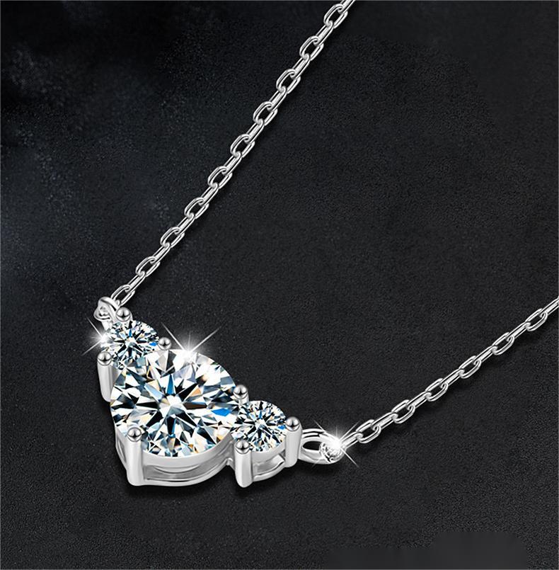 S925 Silver Moissanite Heart Necklace for Women, Versatile Elegant Pendant, Simple & Stylish Clavicle Chain Jewelry