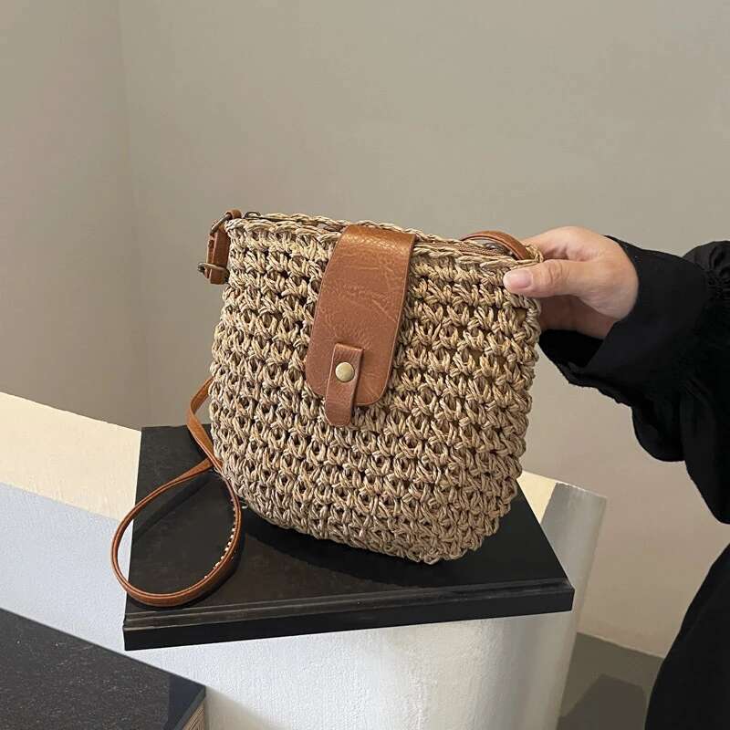 New Summer Shoulder Bag Grass Woven Crossbody Basg for Women Bohemian Beach Simple Designer Small Purses and Handbags 2024