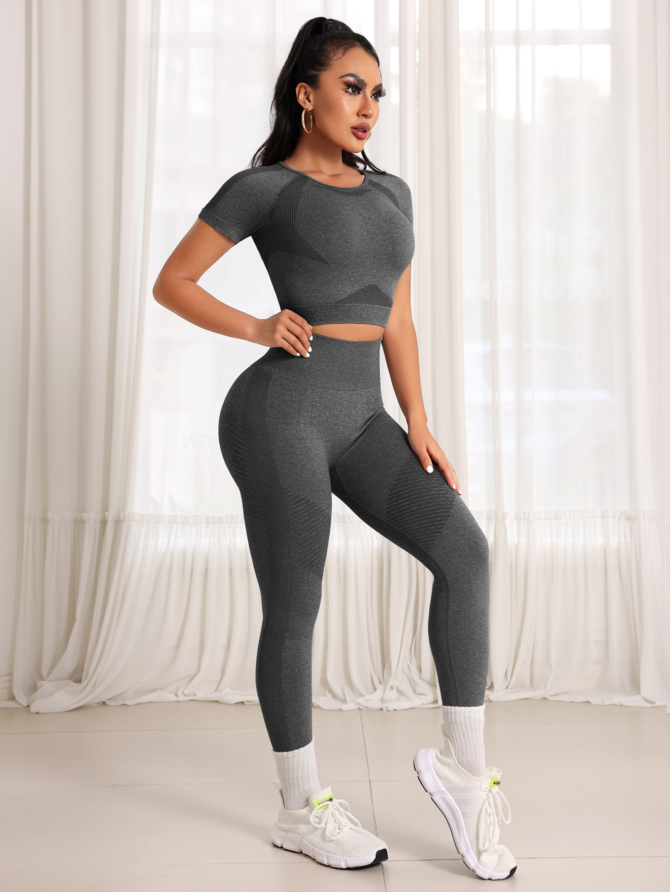 Spring and summer slimming set, short sleeved pants, women's fitness tight fitting sports running yoga set