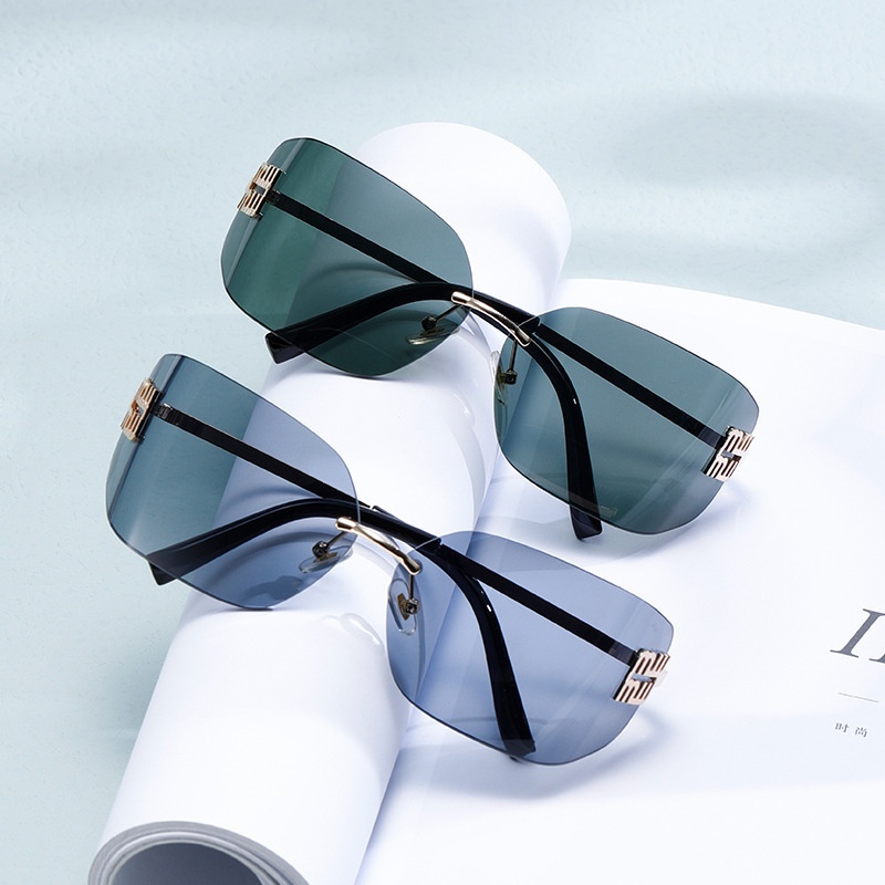 2025 Summer Hot Selling Free Shipping Fashion Designer Sunglasses woman Outdoor Borderless Sunglasses blue green color