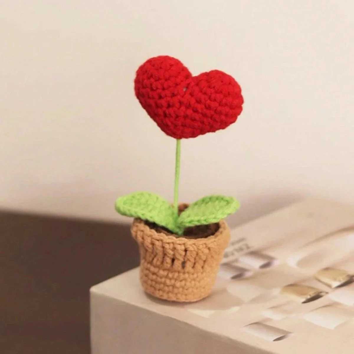 Handmade Knitted Flower Pot Red Heart Shaped Knit Imitation Potted Plant for Valentines Day Gifts Home Desktop Decor X250508