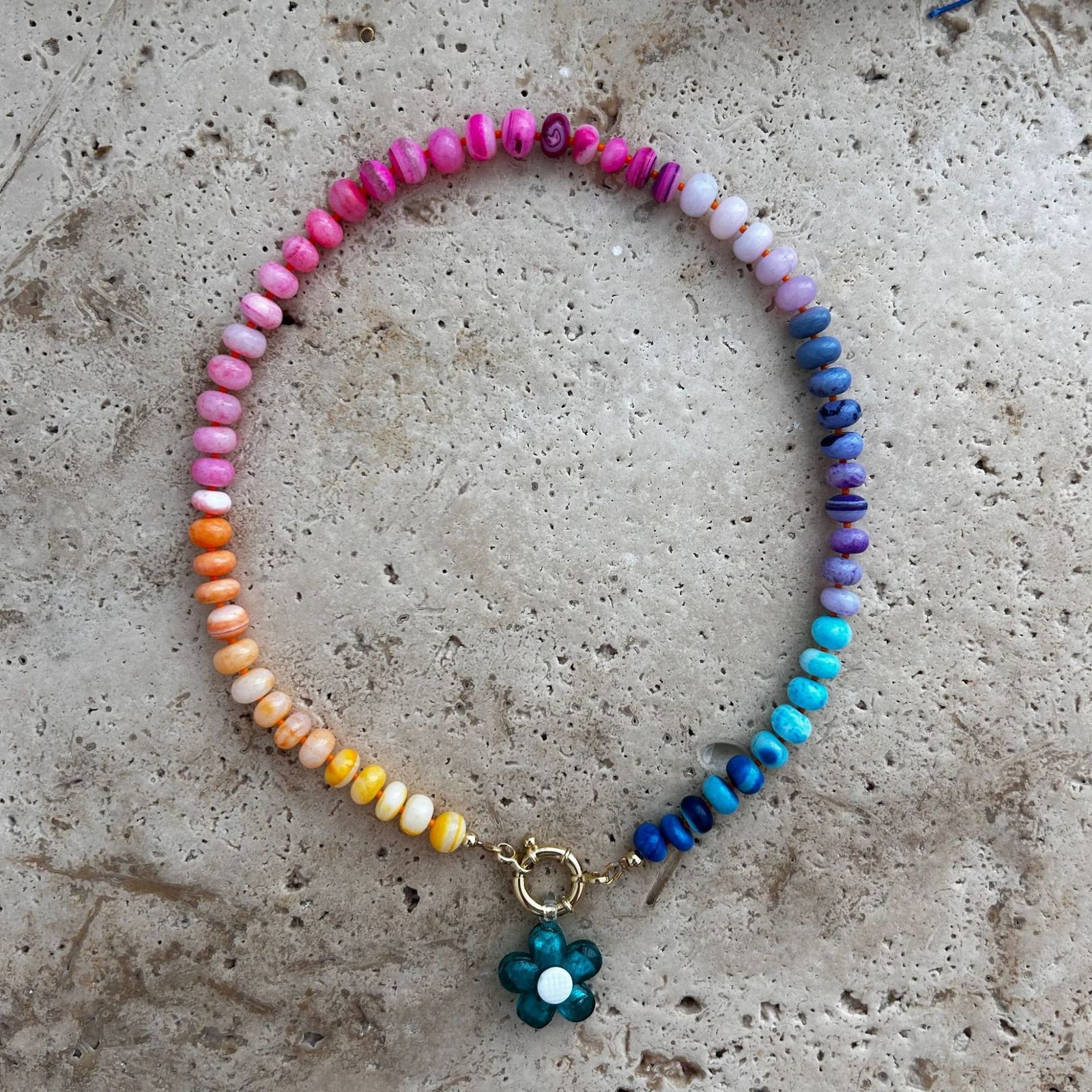 Fashion high-end jewelry natural stone beads opal rainbow stone eyes heart-shaped necklace womens jewelry womens necklace free delivery 241021