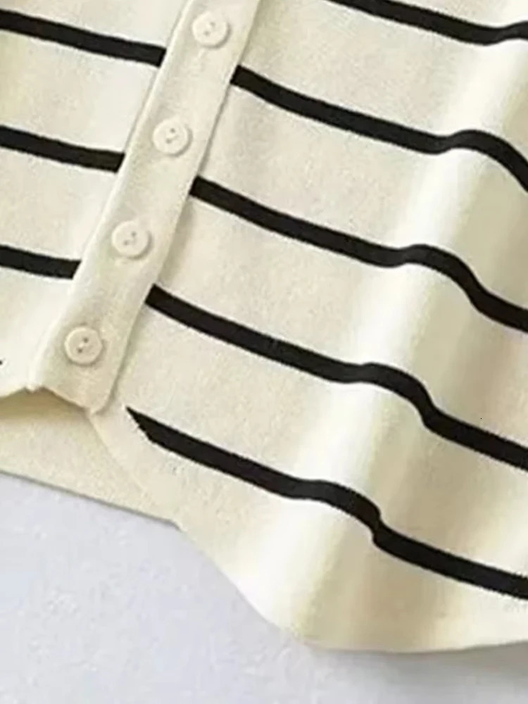 TRZA Womens Fashion Front Button Striped Knitted Tank Top Retro Vneck Sleeveless 250430Z