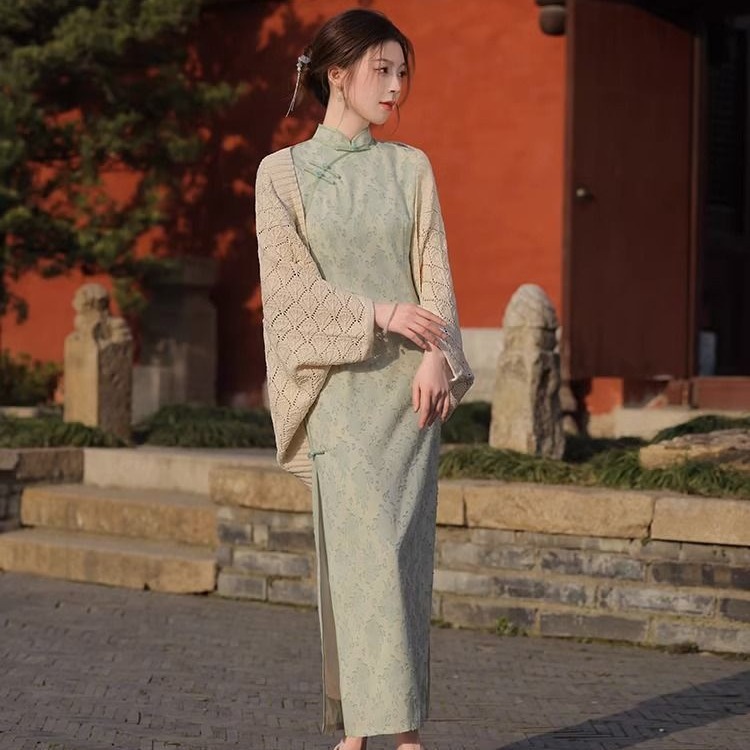 K650 2024 spring Chinese cheongsam exterior shawl simple niche young shell hollow shawl thin long sleeves