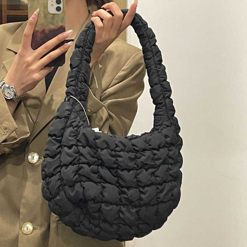 New Korean Fold Cloud Bag Versatile Fashion One Shoulder Handheld Dumpling Bag Large Capacity Down Cotton Underarm Women's Bag