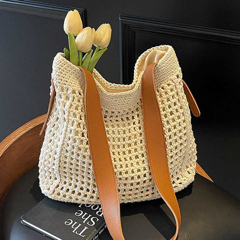 2025 Forest Style Artistic Lazy Hollow Weaving Tote Bag Large Capacity Versatile Vacation Style Single Shoulder Cross Shoulder Women's Bag